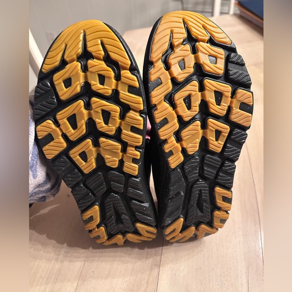 Hoka One One Womens Kanawa 2 Sneakers in Triple Black size 10 NWT - Picture 11 of 12